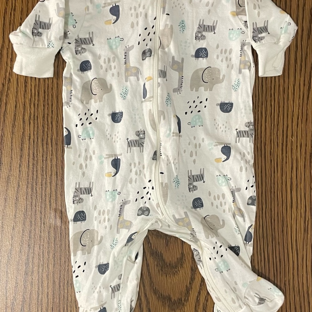Carter's Onsie Set - Picture 10 of 10